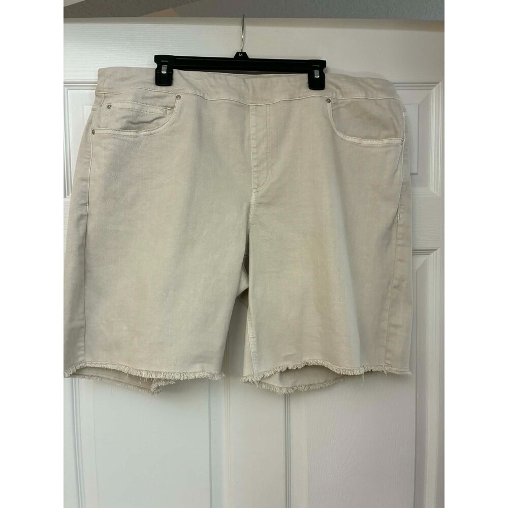 Westbound Women's High Rise Denim Shorts 22W Beige Frayed Hem Stretch
